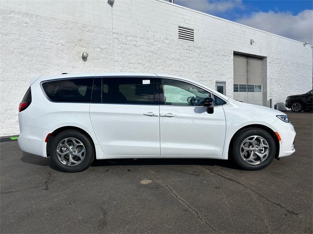 new 2024 Chrysler Pacifica car, priced at $45,993