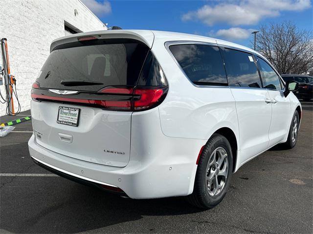 new 2024 Chrysler Pacifica car, priced at $45,993