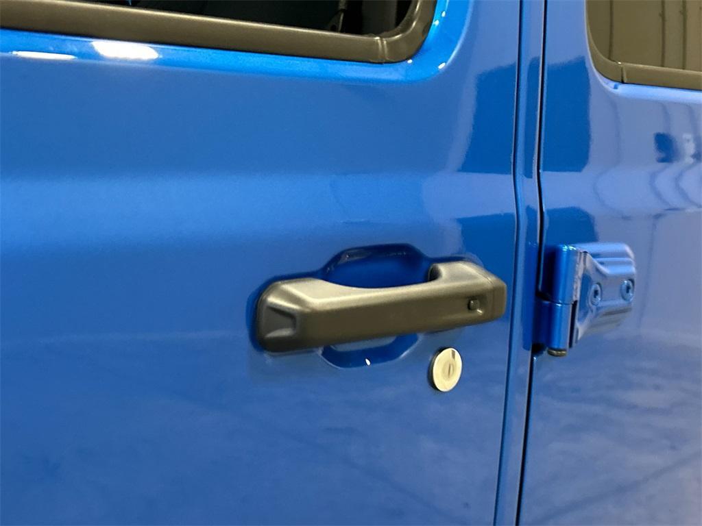 new 2025 Jeep Wrangler car, priced at $45,647