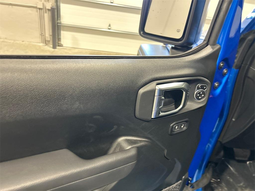 new 2025 Jeep Wrangler car, priced at $45,647