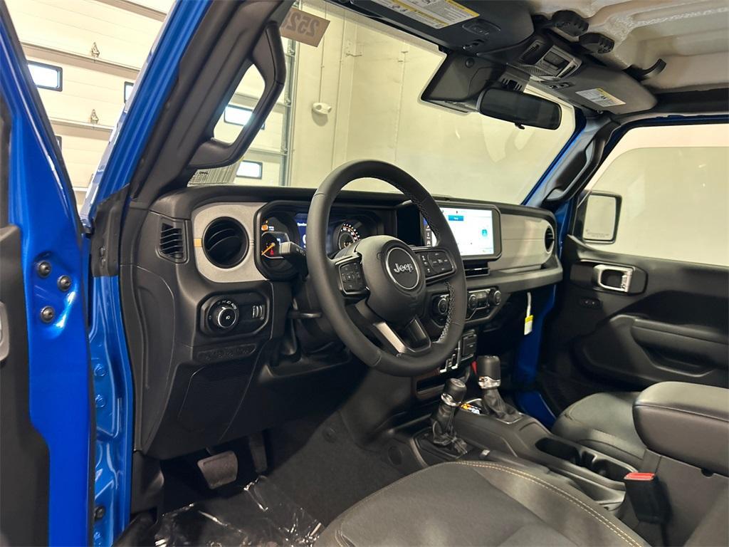 new 2025 Jeep Wrangler car, priced at $45,647