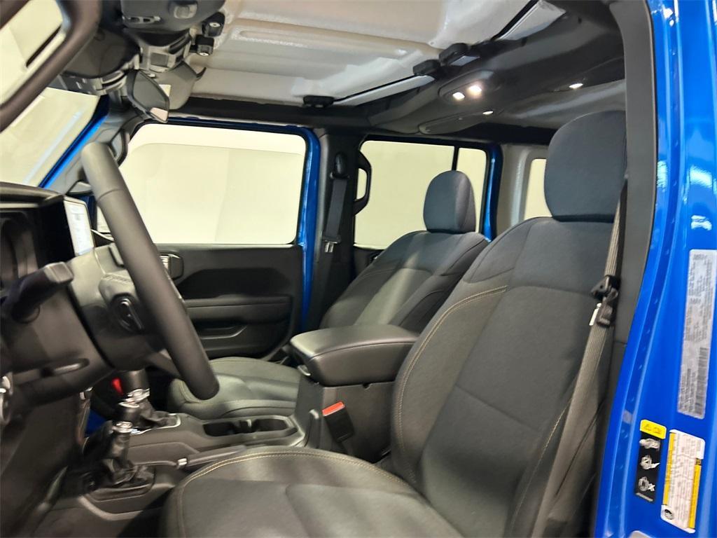 new 2025 Jeep Wrangler car, priced at $45,647