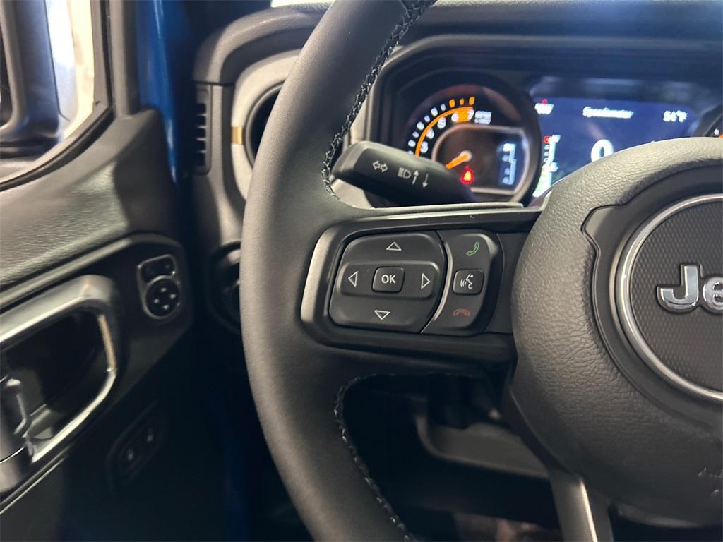 new 2025 Jeep Wrangler car, priced at $45,647