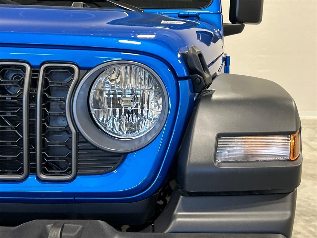 new 2025 Jeep Wrangler car, priced at $45,647