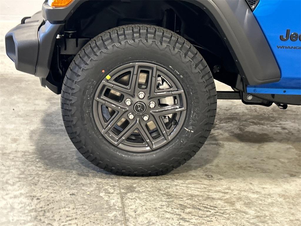 new 2025 Jeep Wrangler car, priced at $45,647