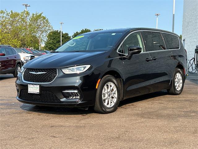 used 2023 Chrysler Pacifica car, priced at $32,250