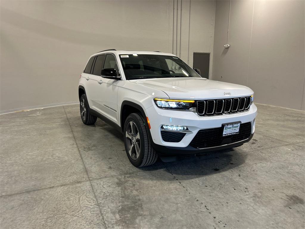 new 2025 Jeep Grand Cherokee car, priced at $49,059