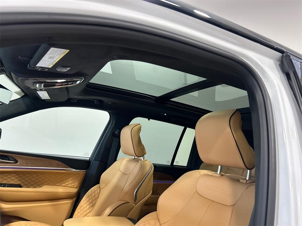 new 2025 Jeep Grand Cherokee car, priced at $62,281