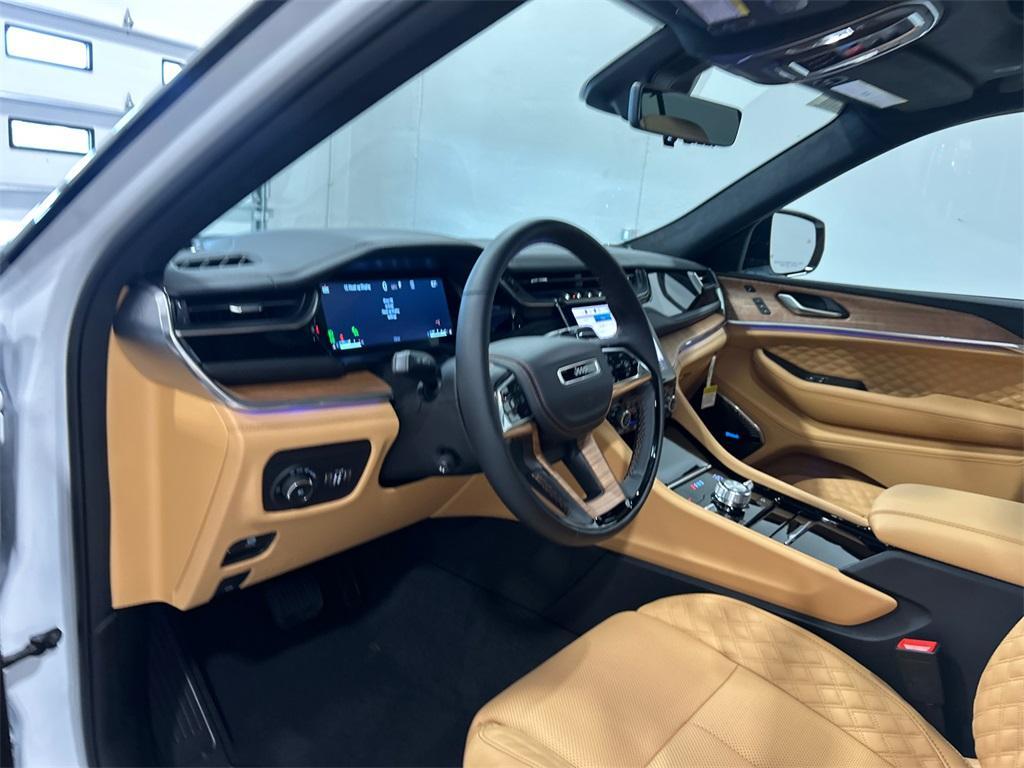 new 2025 Jeep Grand Cherokee car, priced at $62,281