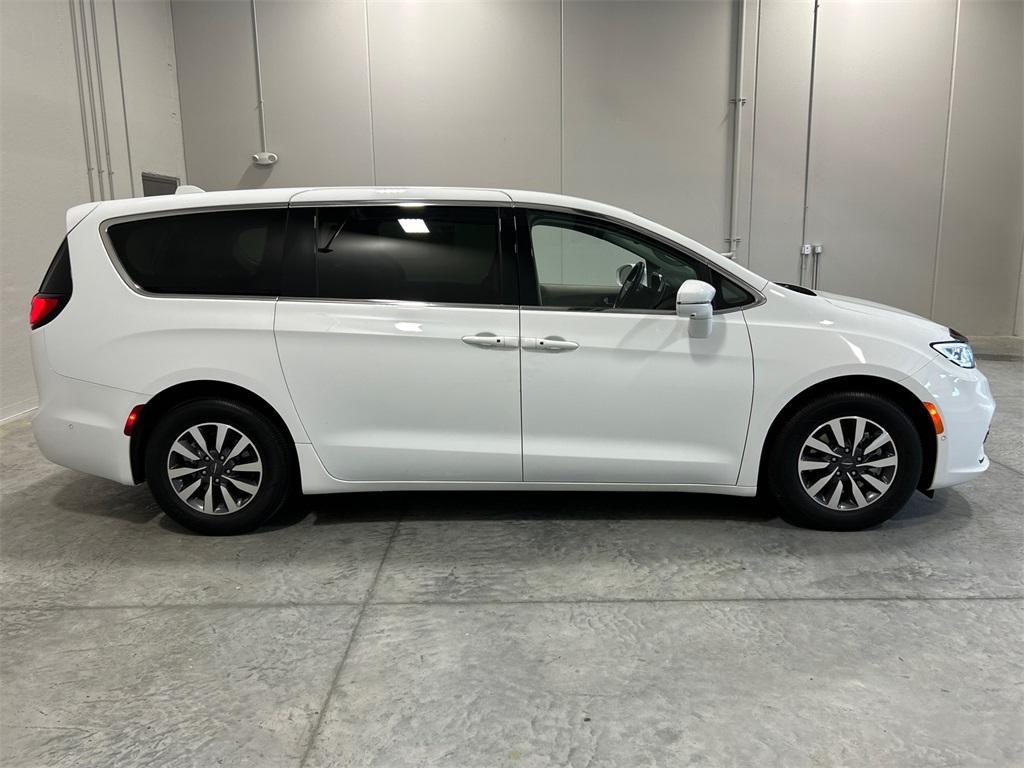 used 2022 Chrysler Pacifica Hybrid car, priced at $32,950