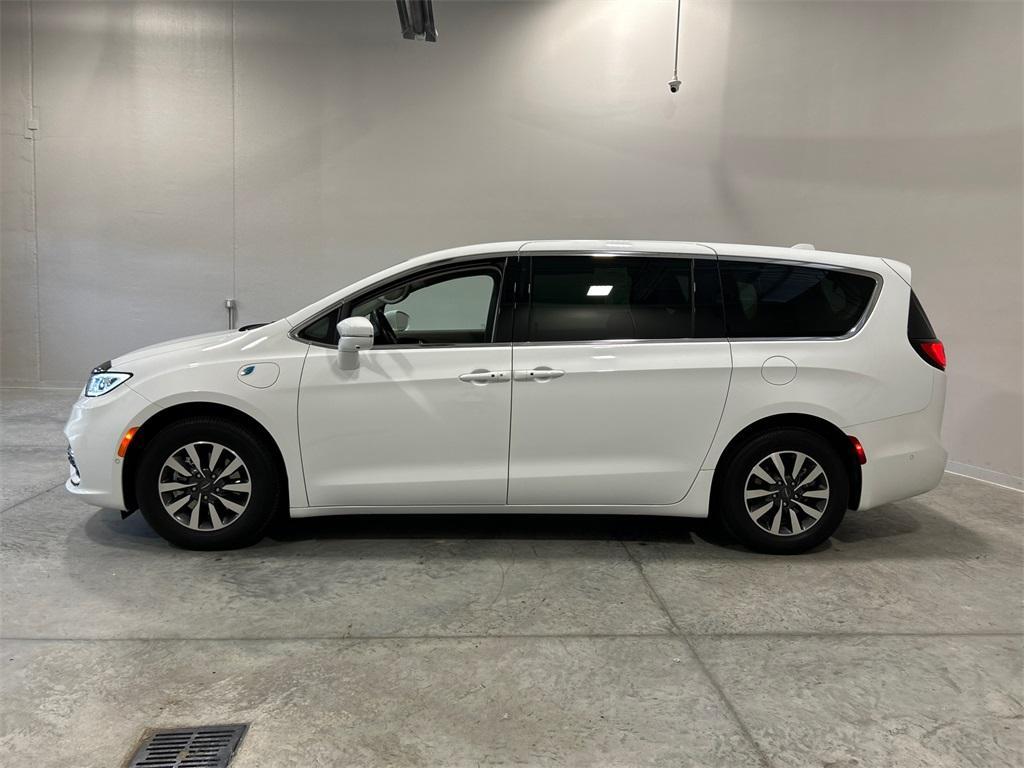 used 2022 Chrysler Pacifica Hybrid car, priced at $32,950