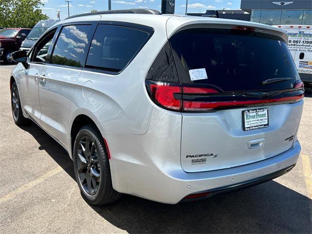 new 2024 Chrysler Pacifica car, priced at $46,525