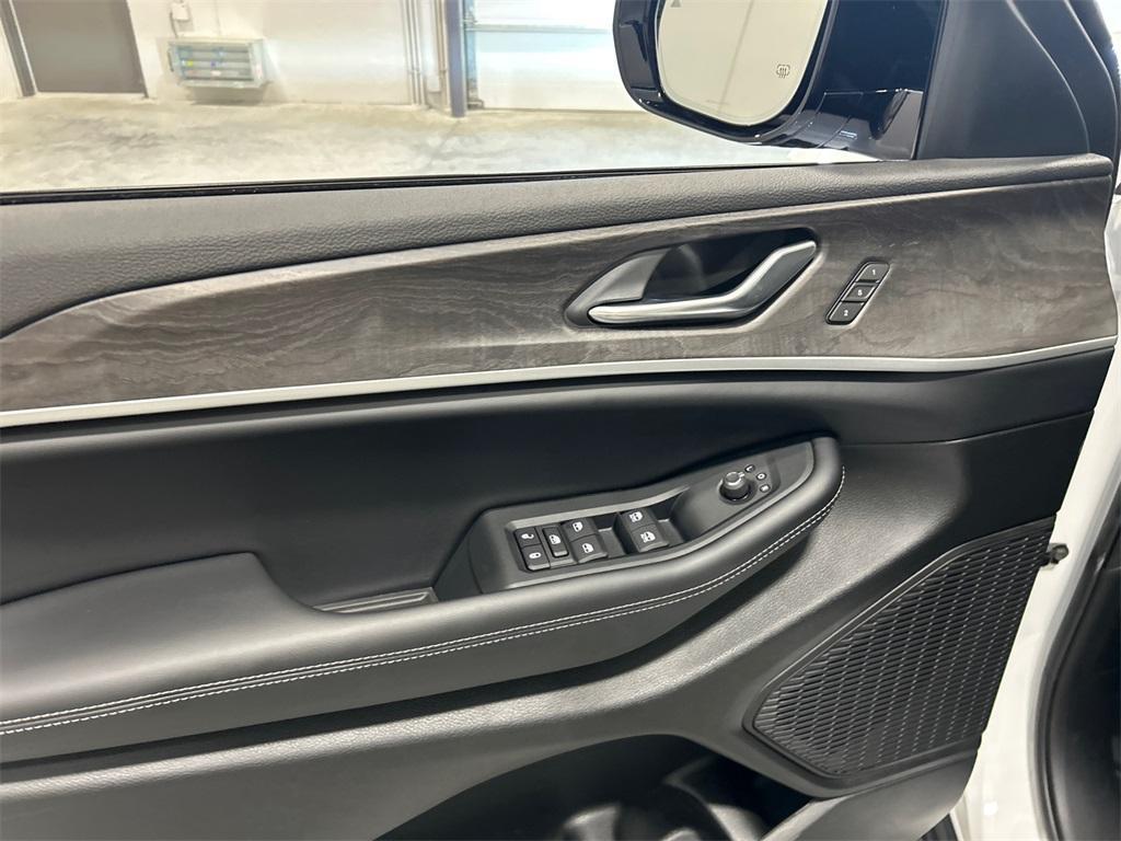 new 2025 Jeep Grand Cherokee car, priced at $49,335