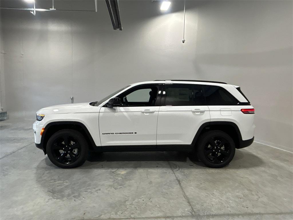 new 2025 Jeep Grand Cherokee car, priced at $49,335