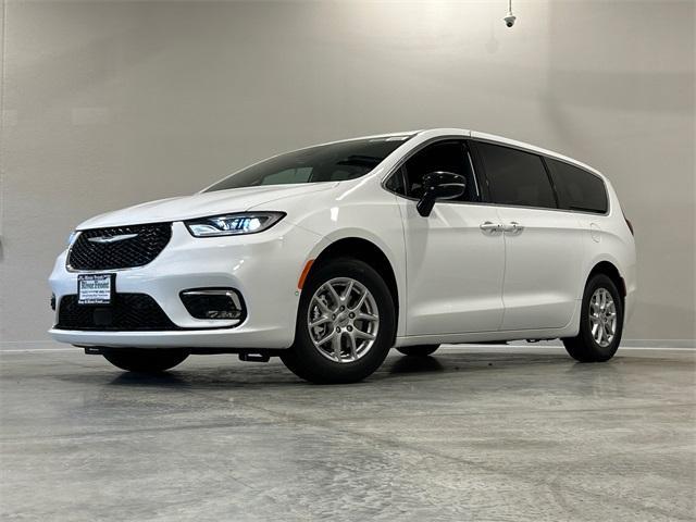 new 2025 Chrysler Pacifica car, priced at $42,273