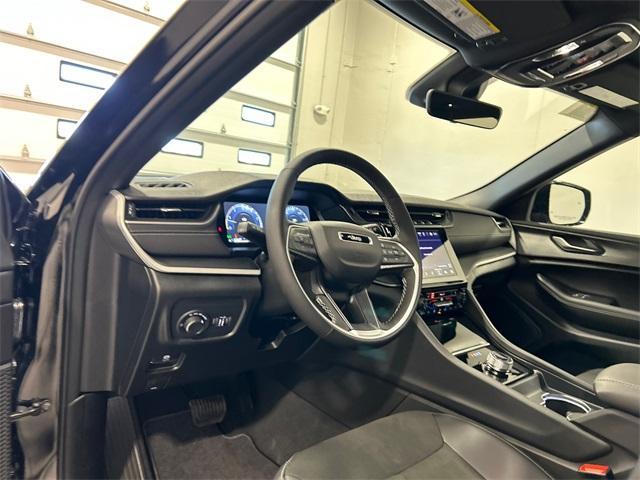 new 2025 Jeep Grand Cherokee car, priced at $42,511