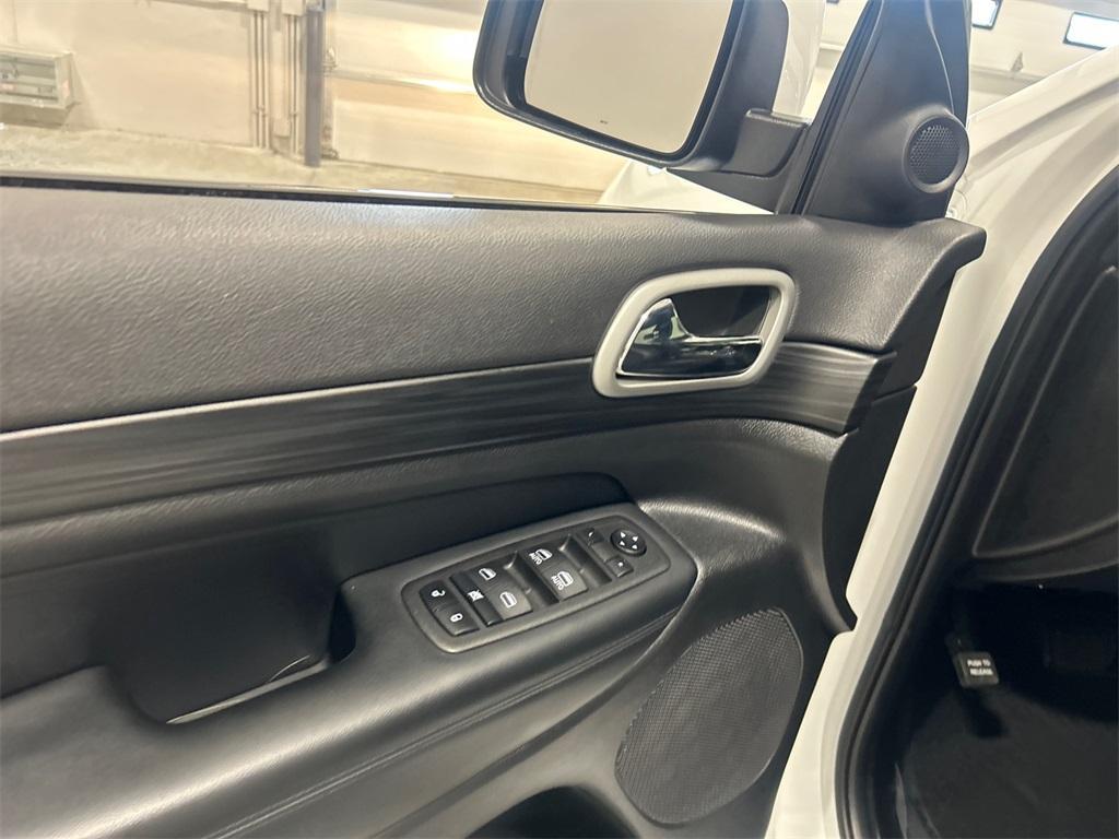 used 2022 Jeep Grand Cherokee WK car, priced at $28,350