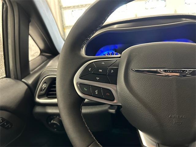 new 2025 Chrysler Pacifica car, priced at $43,121