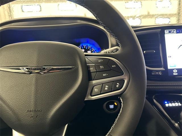 new 2025 Chrysler Pacifica car, priced at $43,121