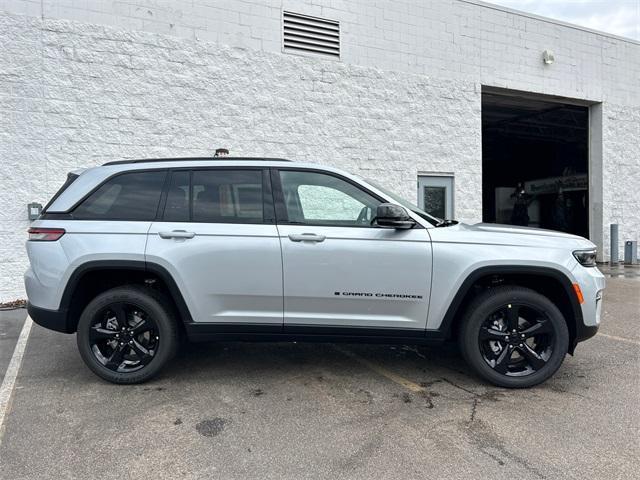 new 2024 Jeep Grand Cherokee car, priced at $41,432