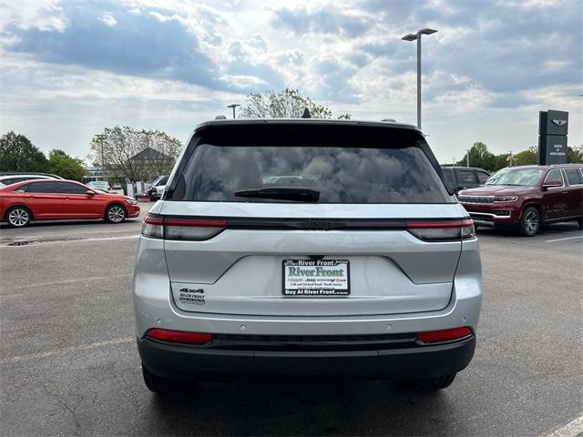 new 2024 Jeep Grand Cherokee car, priced at $41,432