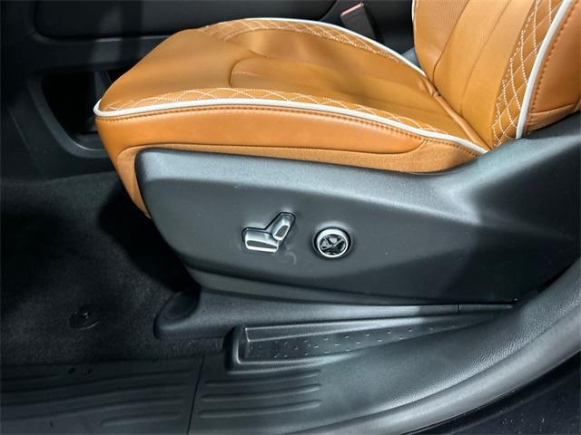 new 2025 Chrysler Pacifica Hybrid car, priced at $47,640