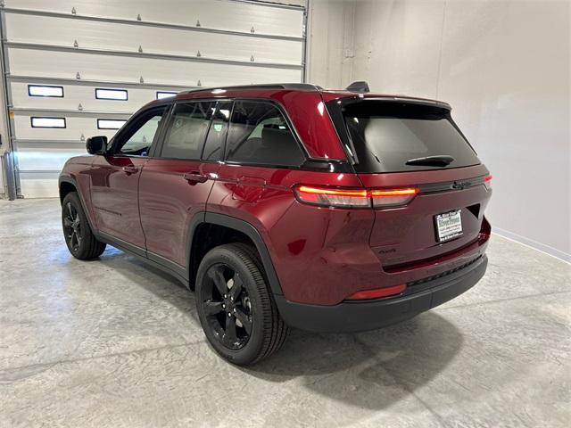 new 2025 Jeep Grand Cherokee car, priced at $41,981