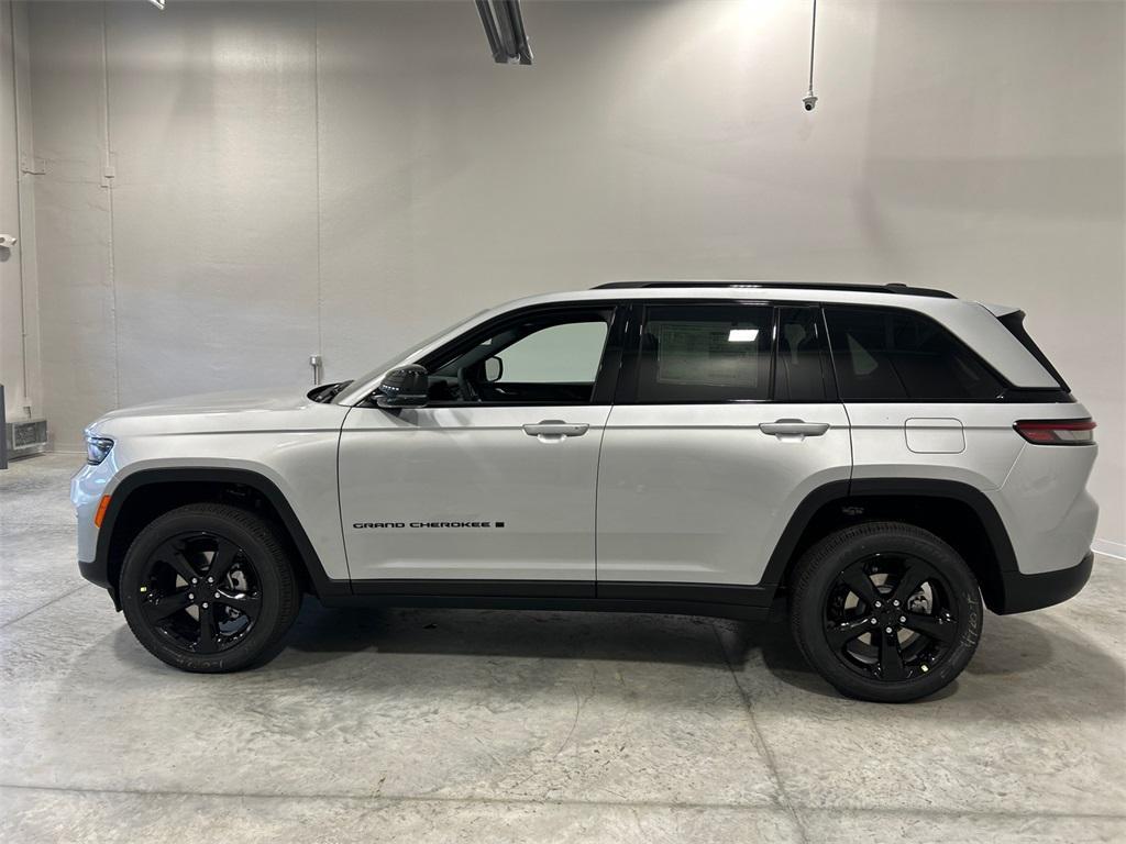 new 2025 Jeep Grand Cherokee car, priced at $36,431