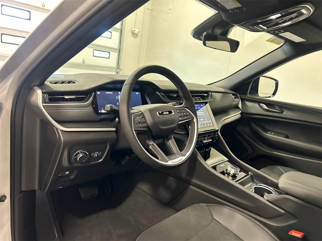 new 2025 Jeep Grand Cherokee car, priced at $36,431
