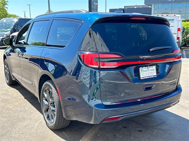 new 2024 Chrysler Pacifica car, priced at $46,786