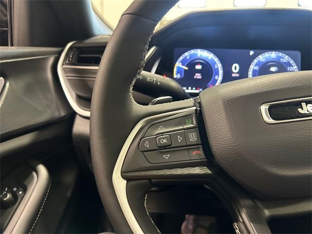 new 2025 Jeep Grand Cherokee car, priced at $43,182