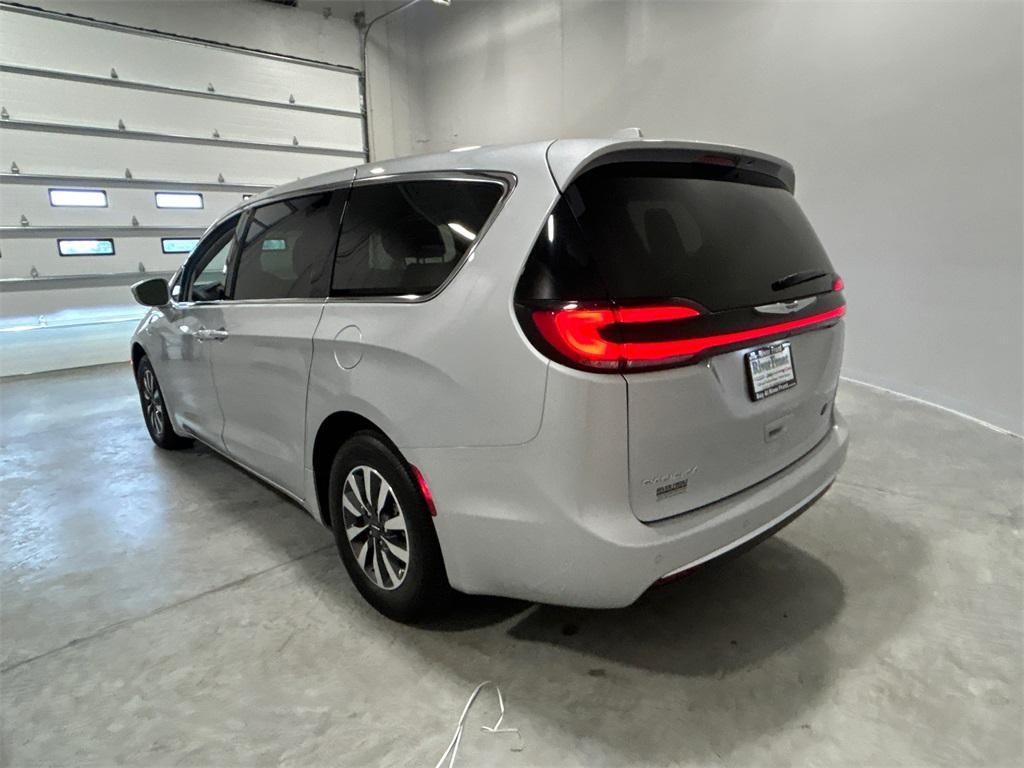used 2022 Chrysler Pacifica Hybrid car, priced at $31,650
