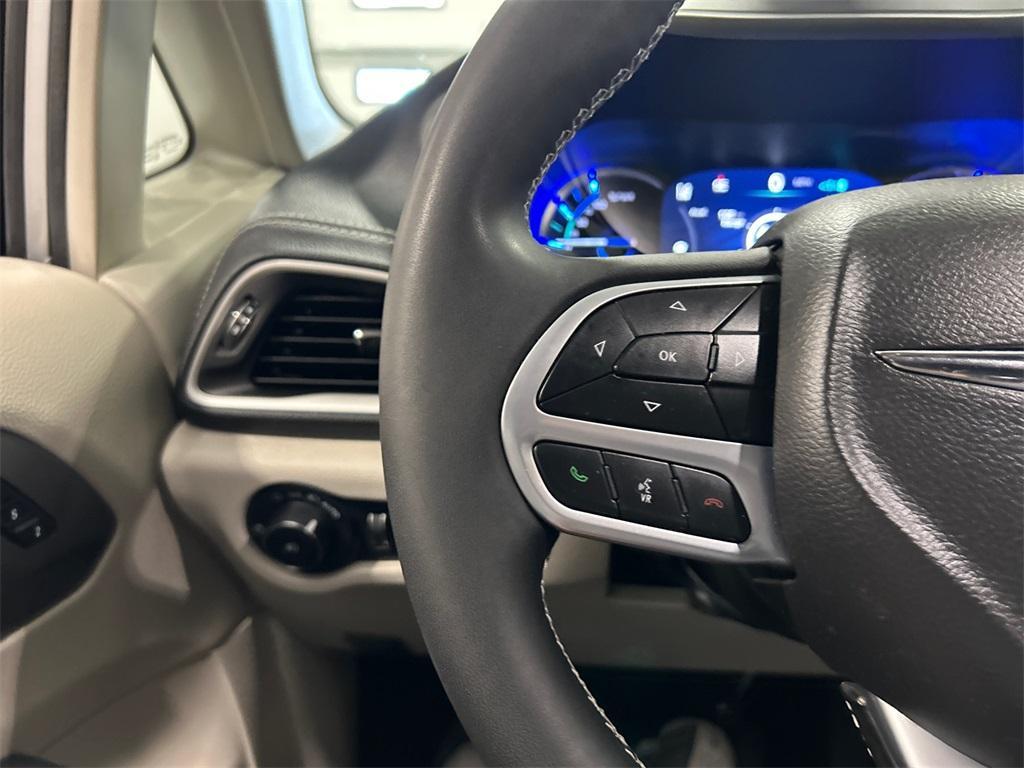 used 2022 Chrysler Pacifica Hybrid car, priced at $31,650