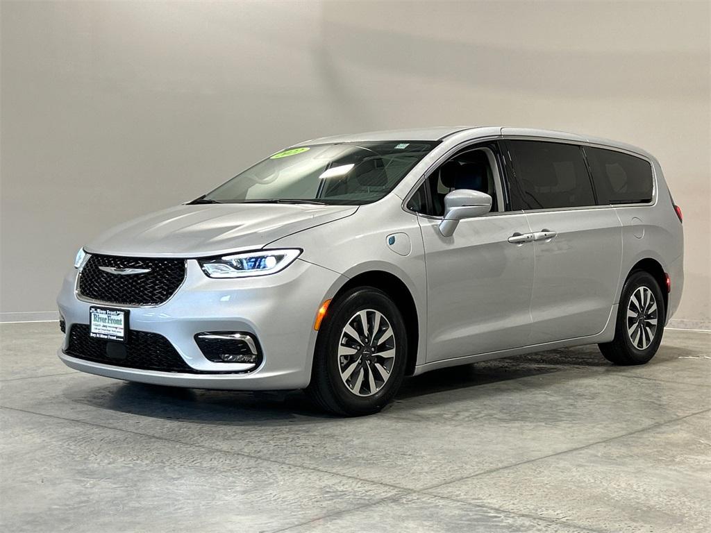 used 2022 Chrysler Pacifica Hybrid car, priced at $31,650