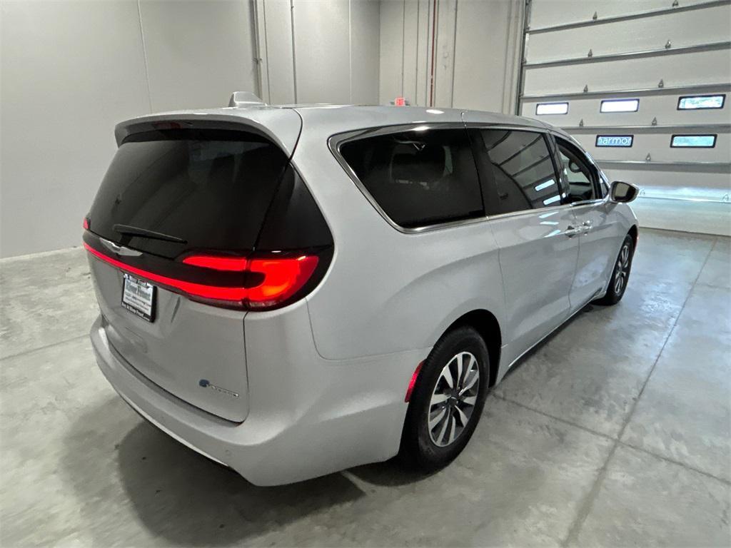 used 2022 Chrysler Pacifica Hybrid car, priced at $31,650
