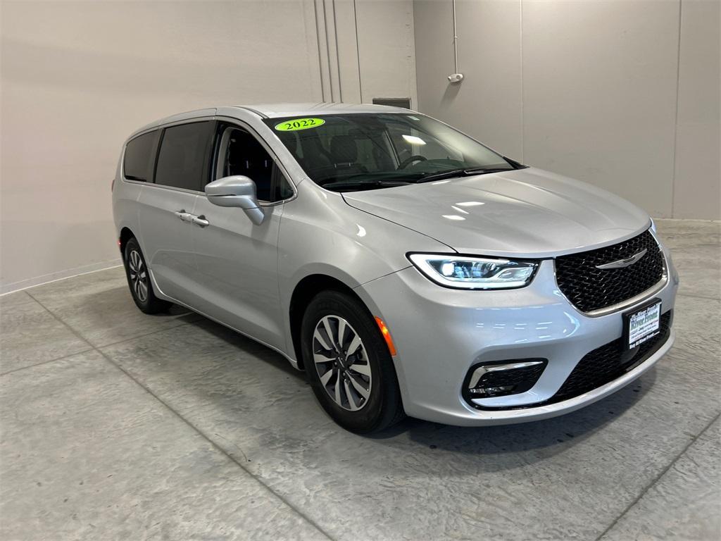 used 2022 Chrysler Pacifica Hybrid car, priced at $31,650