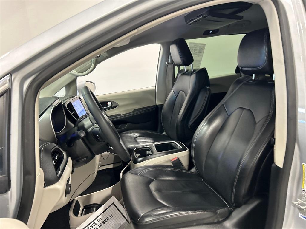 used 2022 Chrysler Pacifica Hybrid car, priced at $31,650