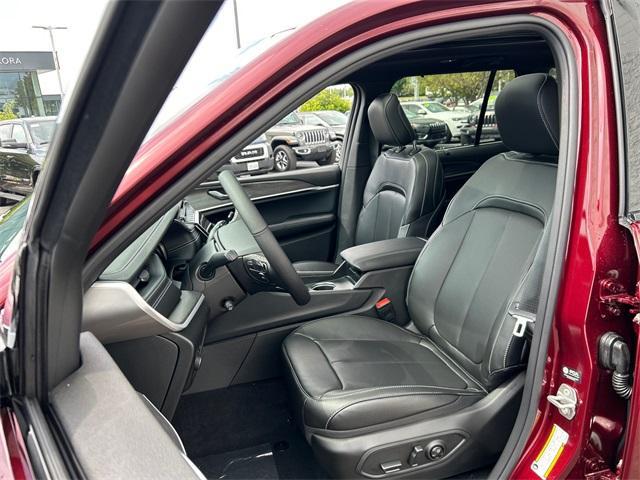 new 2024 Jeep Grand Cherokee car, priced at $49,599