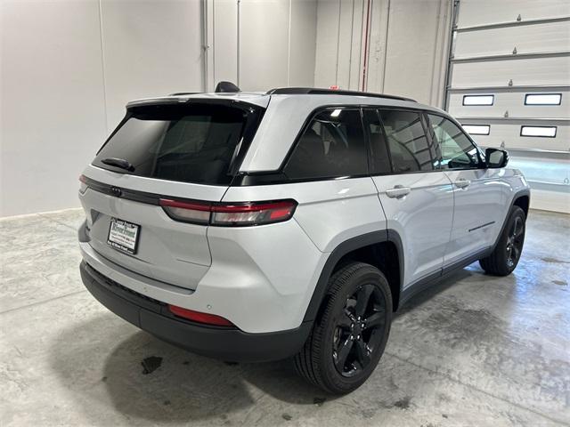 new 2025 Jeep Grand Cherokee car, priced at $42,728