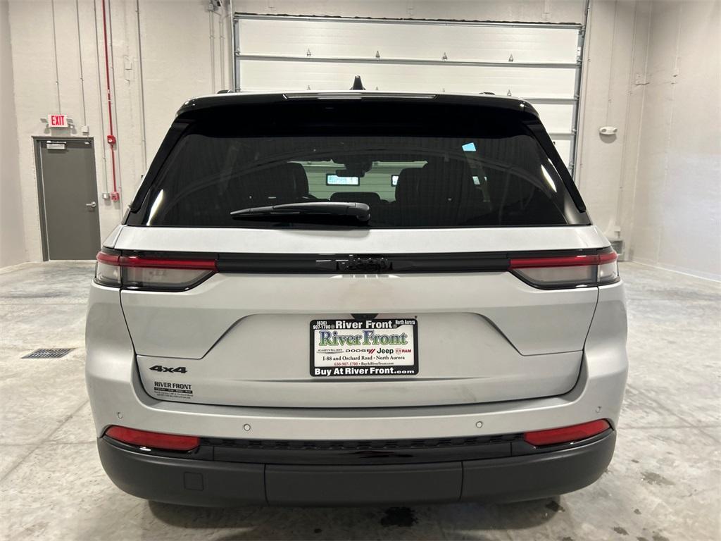 new 2025 Jeep Grand Cherokee car, priced at $34,732