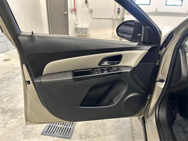 used 2014 Chevrolet Cruze car, priced at $6,850