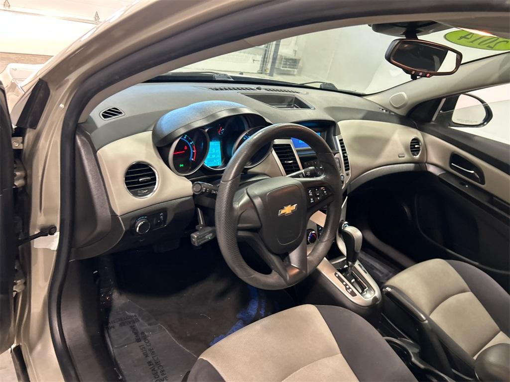 used 2014 Chevrolet Cruze car, priced at $6,650