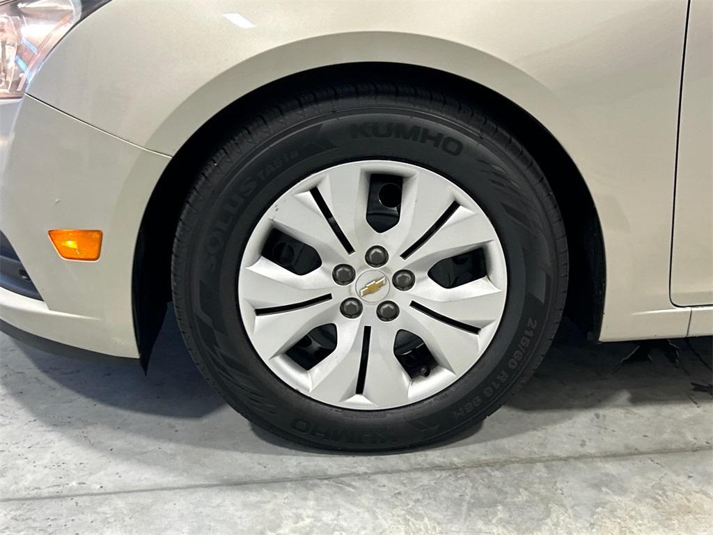 used 2014 Chevrolet Cruze car, priced at $6,650