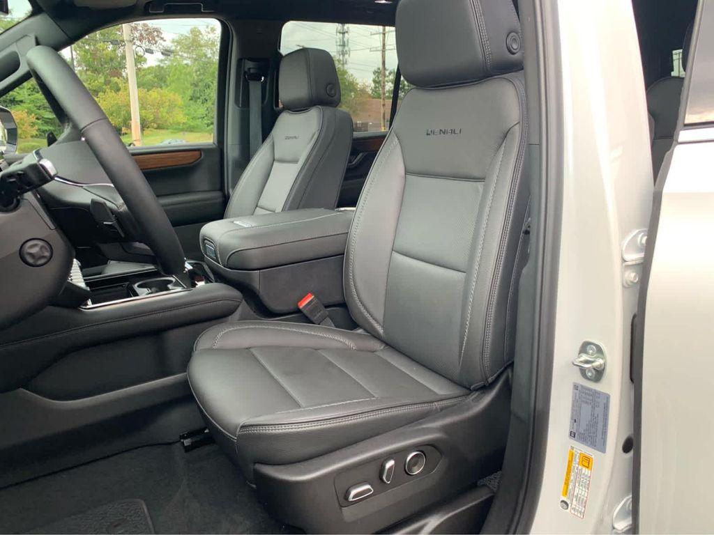 used 2025 GMC Yukon car, priced at $83,990