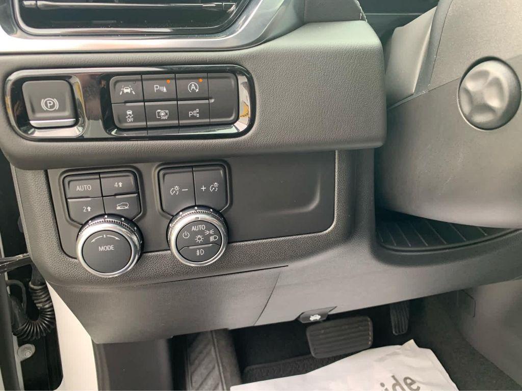 used 2025 GMC Yukon car, priced at $83,990