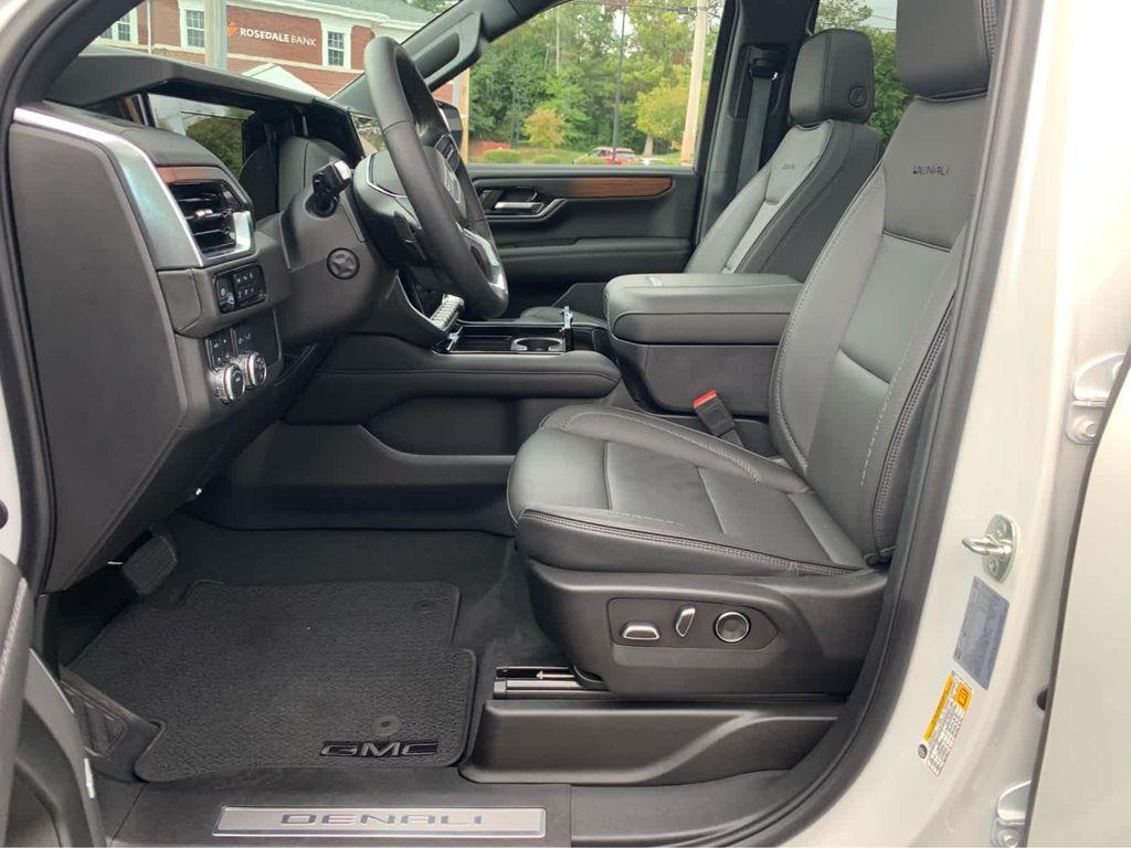 used 2025 GMC Yukon car, priced at $83,990