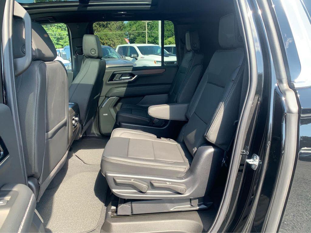 used 2025 GMC Yukon XL car, priced at $87,297