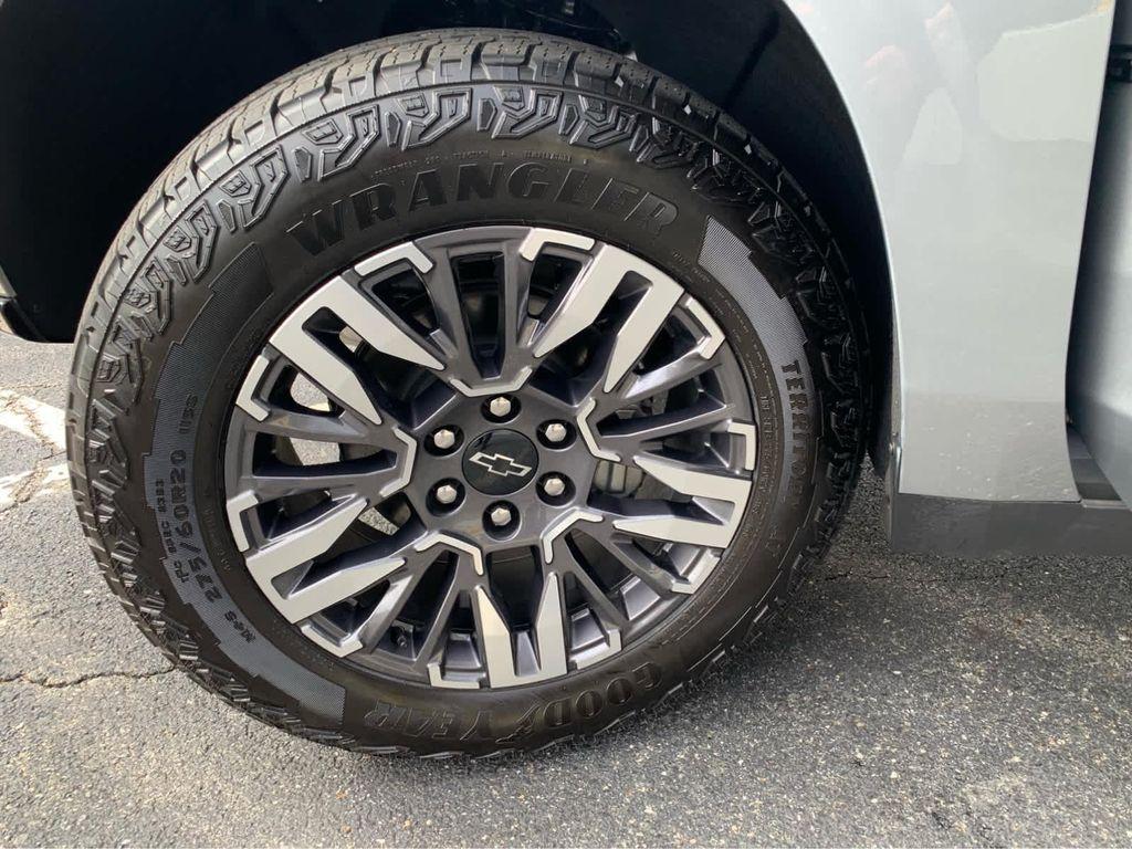 used 2025 Chevrolet Suburban car, priced at $78,401