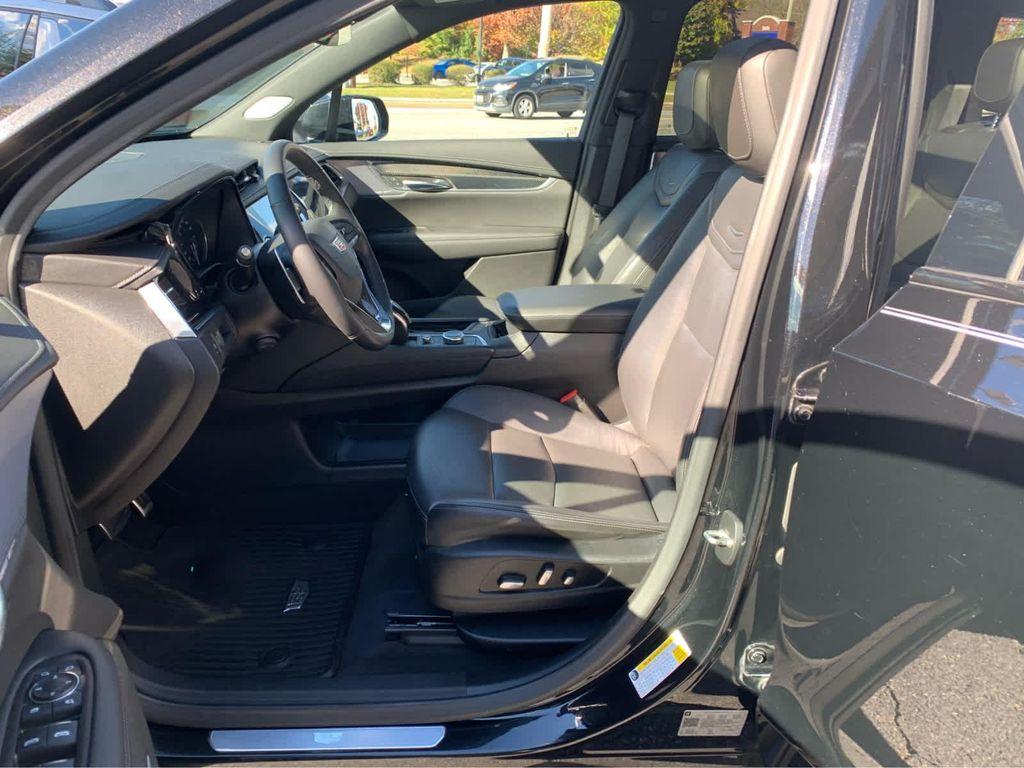 used 2020 Cadillac XT6 car, priced at $22,907