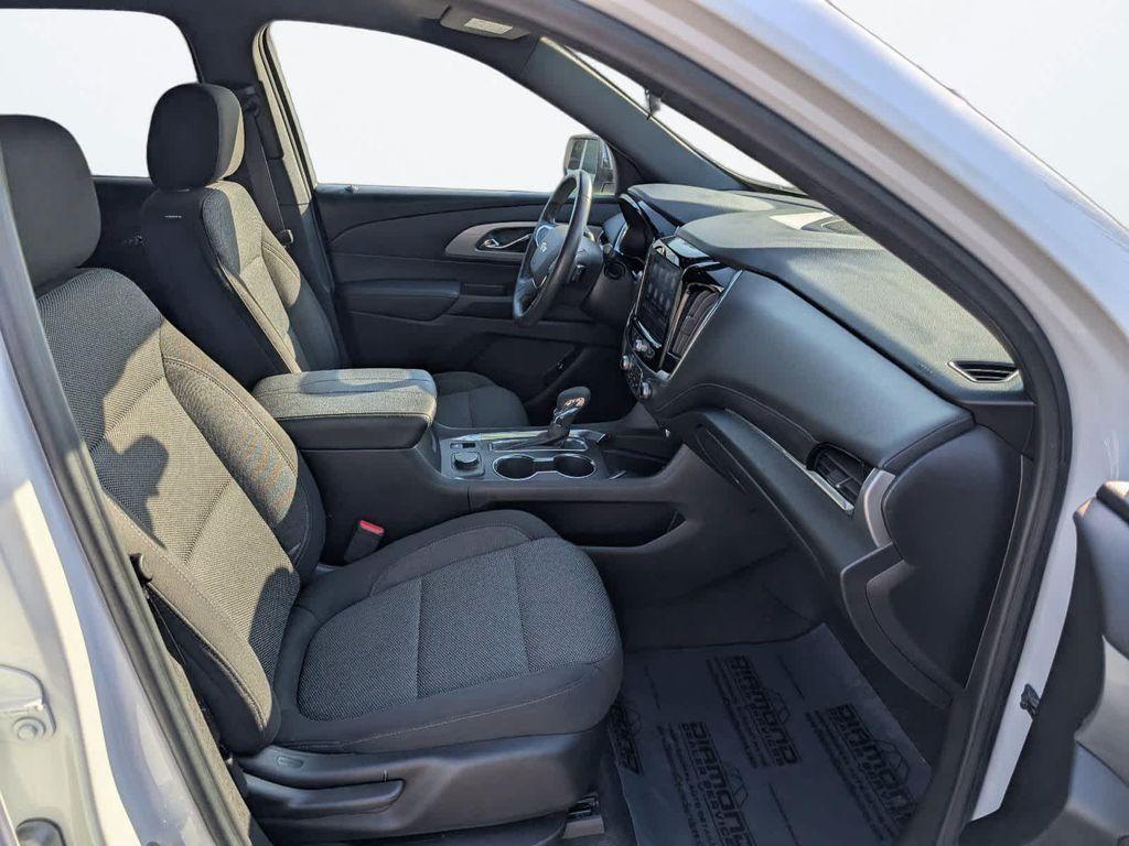 used 2022 Chevrolet Traverse car, priced at $27,534